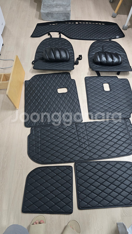 기아 레이 17년식 프레스티지 퀼팅매트 외 원목 창문걸이+발매트(새거_--3