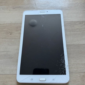 부품용 삼성 갤럭시탭E 8.0 판매합니다.