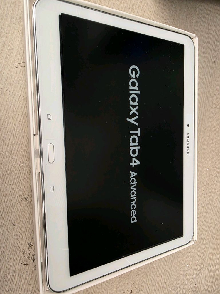 미사용 신품 갤럭시탭4 어드밴스--1