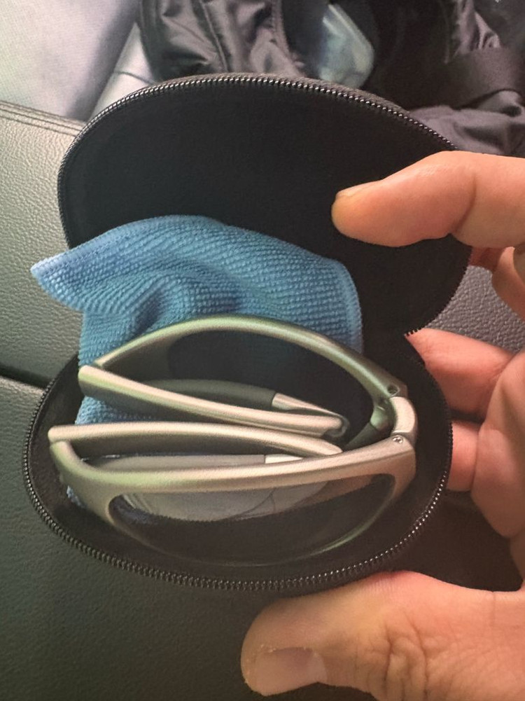 몽벨 접이식 선글라스 팝니다.--1