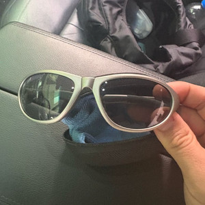 몽벨 접이식 선글라스 팝니다.