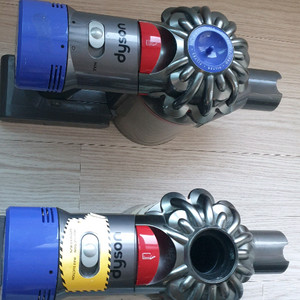 다이슨 V8 무선청소기 본체 2대팝니다