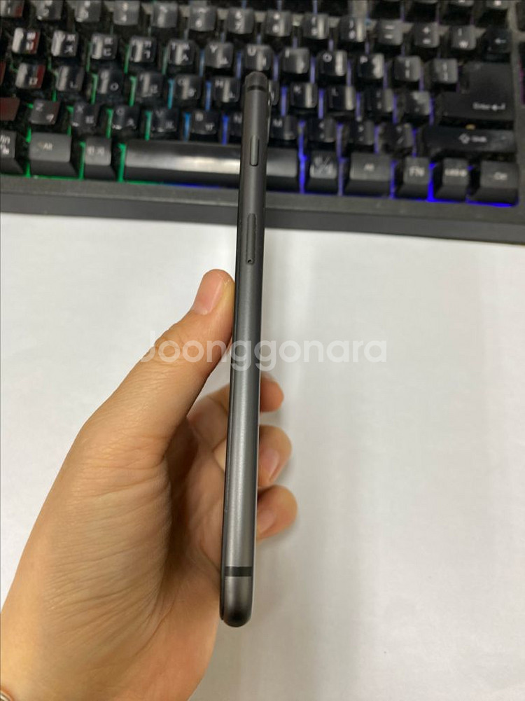 아이폰8플러스 스그 특SSS급 256GB 배터리100% 무음--5