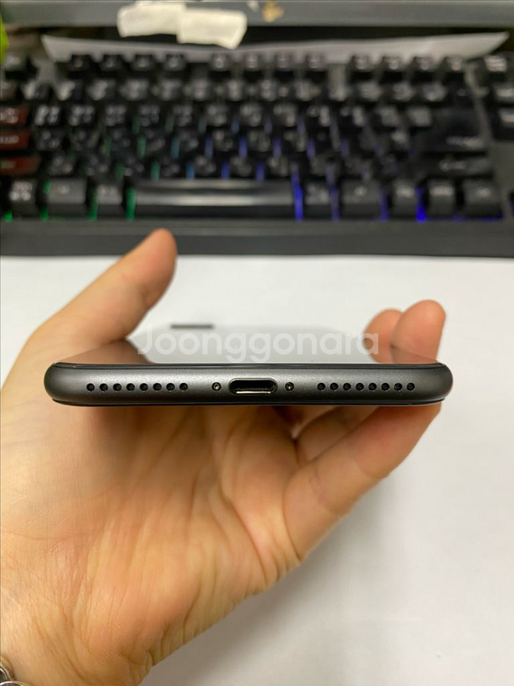 아이폰8플러스 스그 특SSS급 256GB 배터리100% 무음--6