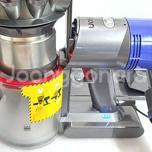 다이슨 무선청소기 V8 (본체, 정품아답타, 소프트롤러