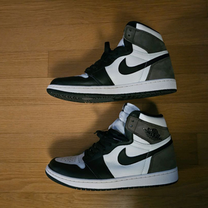 나이키 에어조던1 하이탑 스니커즈 280,