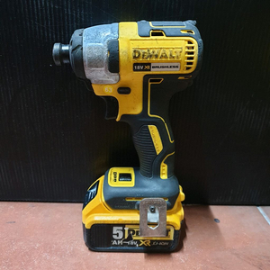 디월트 충전임팩 드라이버 DCF887 배터리포함