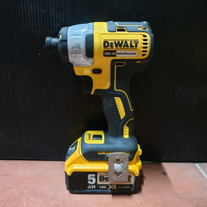 디월트 충전임팩 드라이버 DCF887 배터리포함