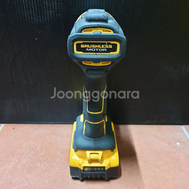 디월트 충전임팩 드라이버 DCF809 배터리포함--3