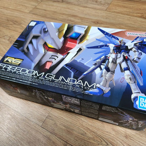 반다이 RG 건담 Freedom 프리덤 건담(미개봉)
