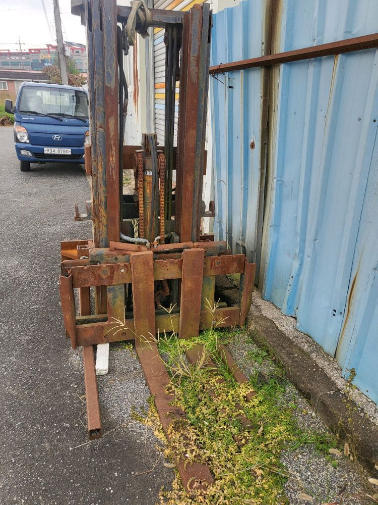 트랙터 뒷 하부 지게차 이미지