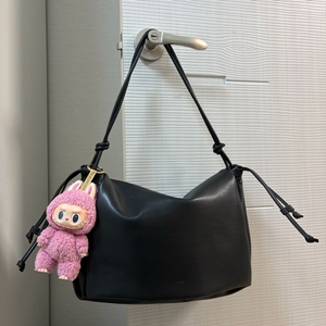 로서울 숄더백 Medium Knot shoulder bag Black