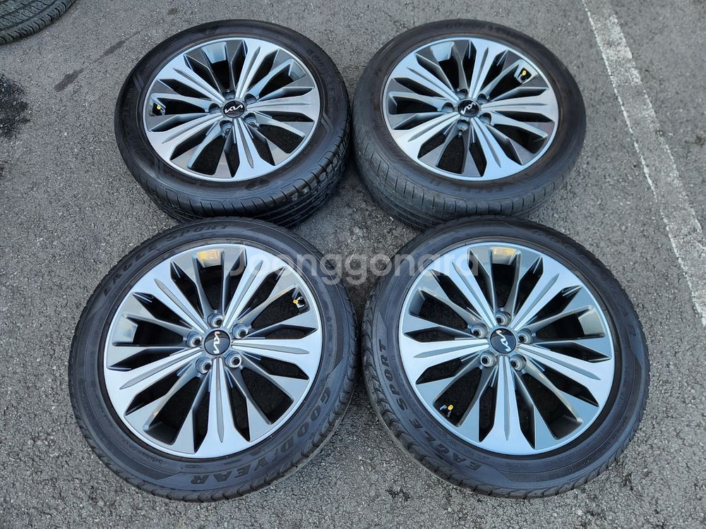 #K8 18인치 무기스 순정 휠타이어 세트 팝니다.245 45 18--0