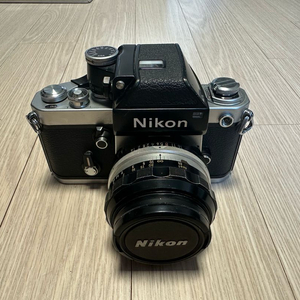 니콘 F2 바디 + 50.4 렌즈 셋트 팝니다