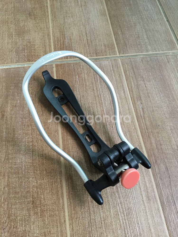 자전거용 물통케이지 토픽 닌자케이지 물병거치대 5천원 ~1만원씩.--2