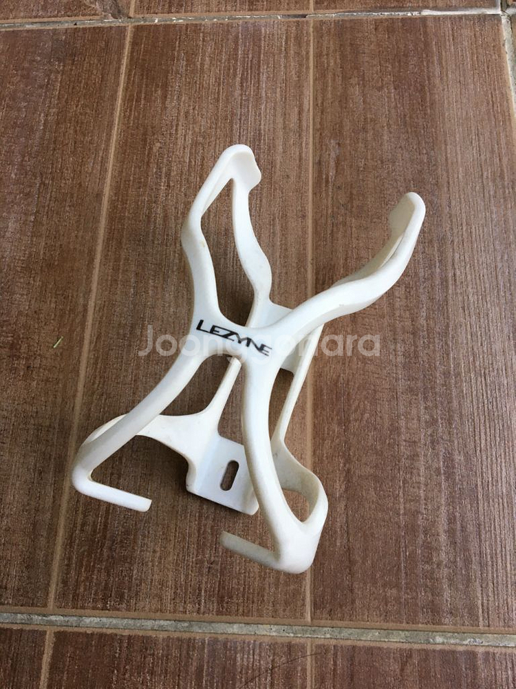 자전거용 물통케이지 토픽 닌자케이지 물병거치대 5천원 ~1만원씩.--4