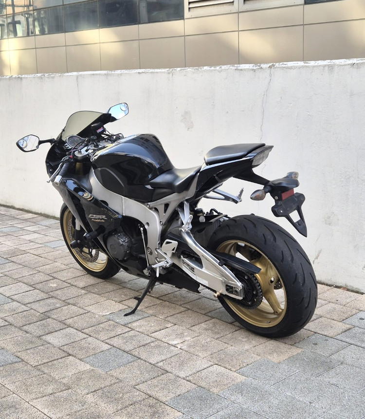 CBR1000RR 2010년식 판매합니다. 이미지
