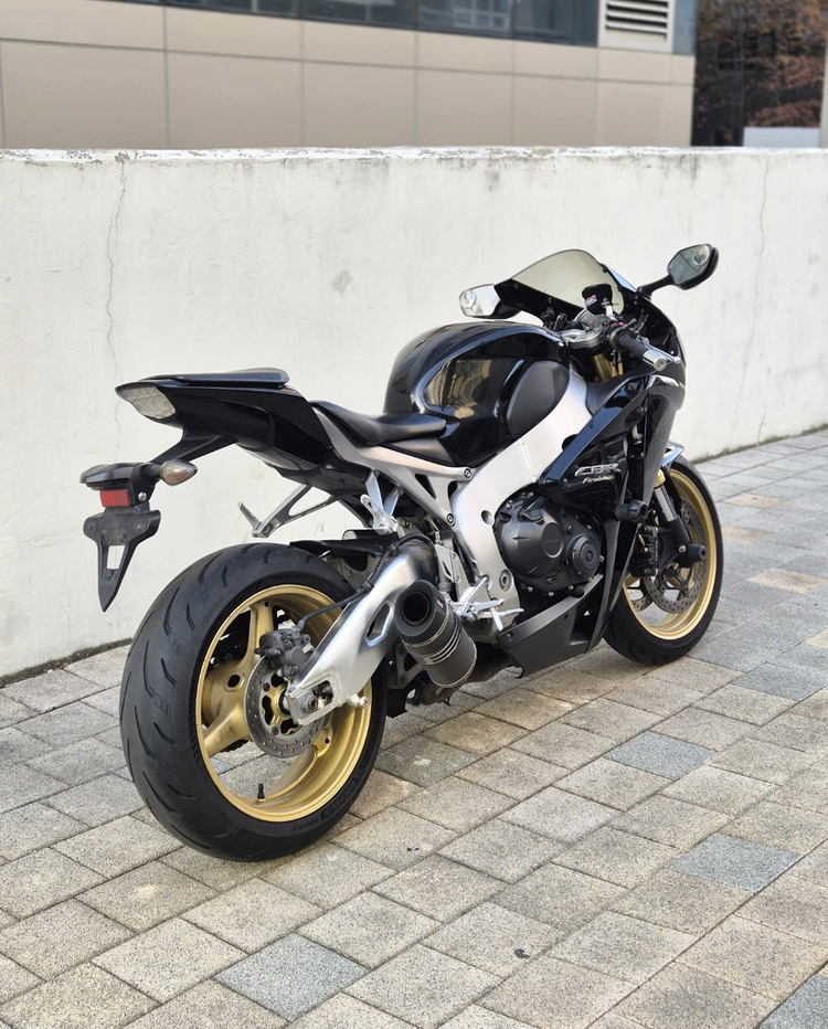 CBR1000RR 2010년식 판매합니다. 이미지