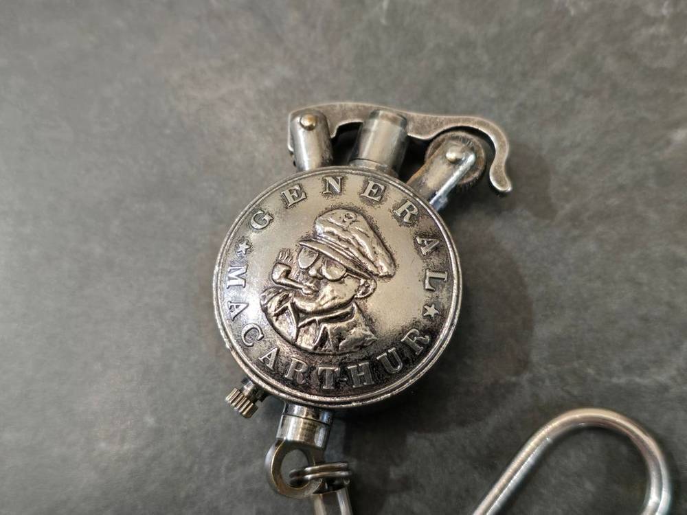 빈티지 Douglas MacArthur 맥아더 장군 라이터 이미지