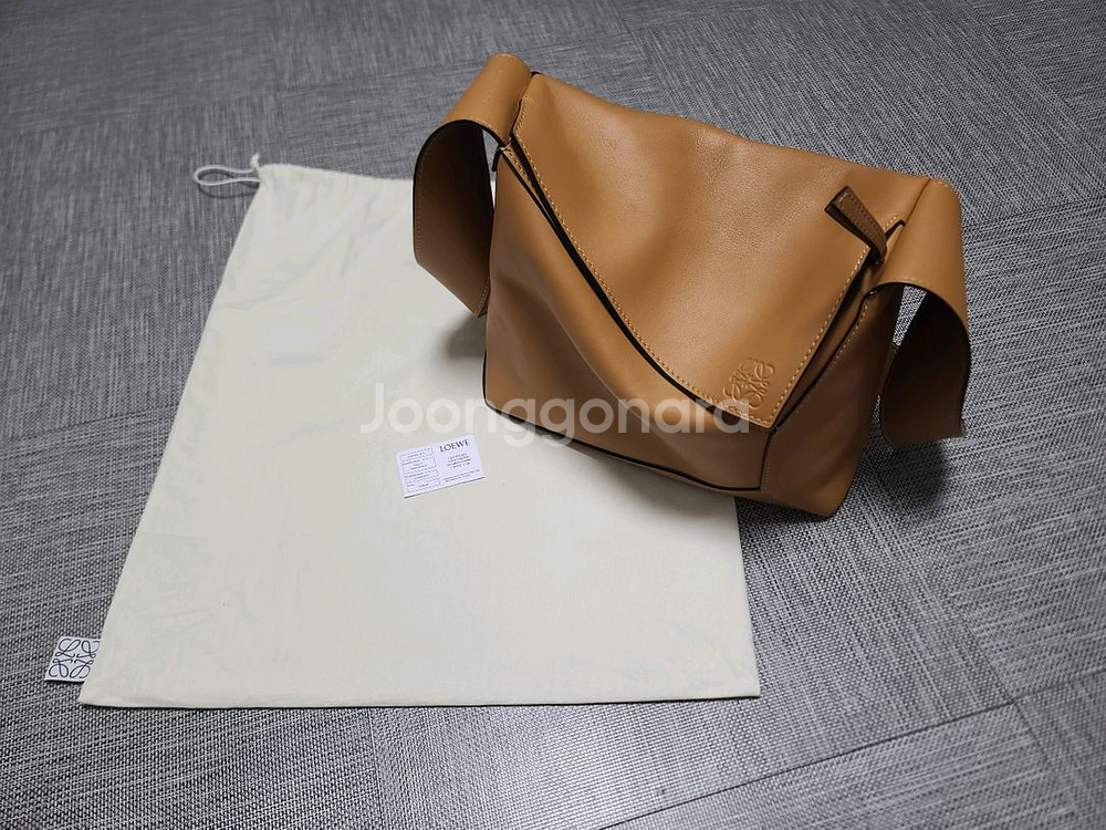 로에베 퍼즐 호보백 라지 나파가죽 크로스백 숄더백--0