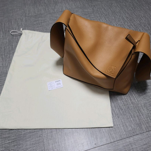 로에베 퍼즐 호보백 라지 나파가죽 크로스백 숄더백