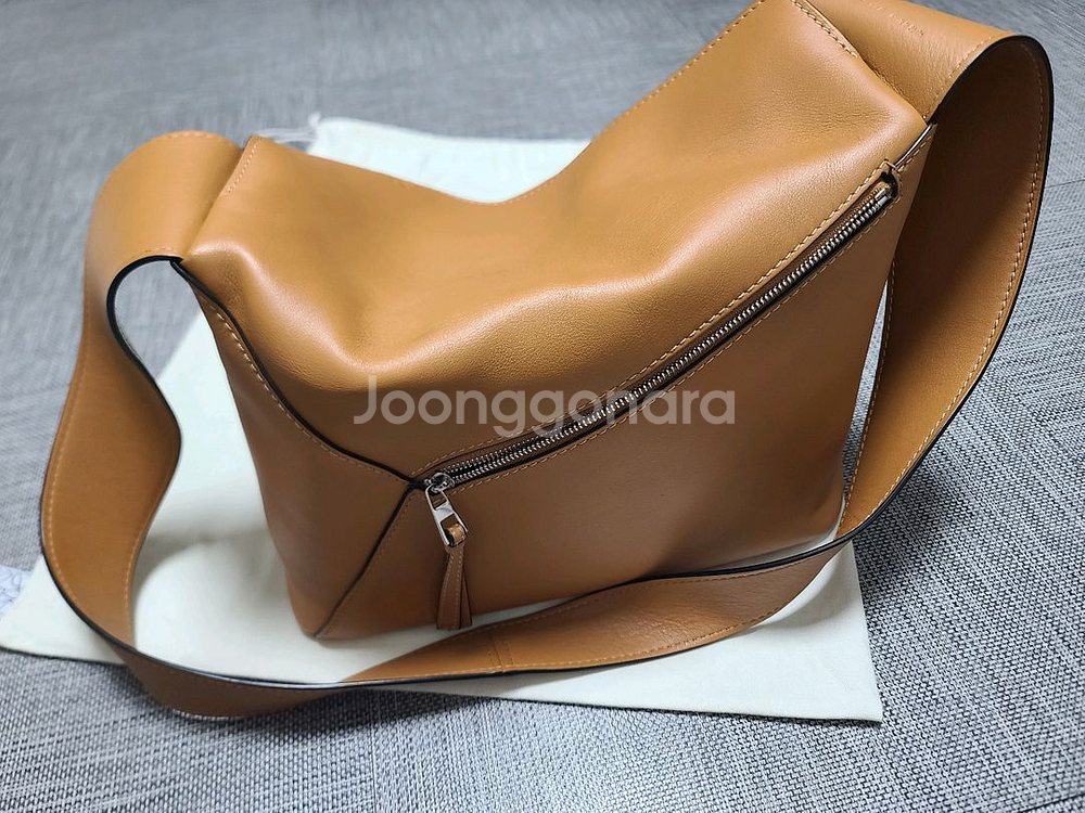 로에베 퍼즐 호보백 라지 나파가죽 크로스백 숄더백--5