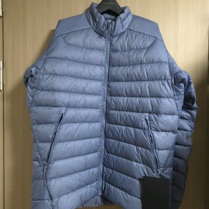 아크테릭스 세륨 자켓 스트라투스