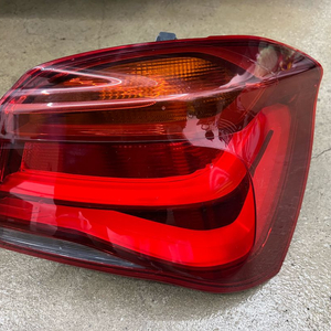 BMW F20 118d LCI RH 리어 테일램프 판매 이미지