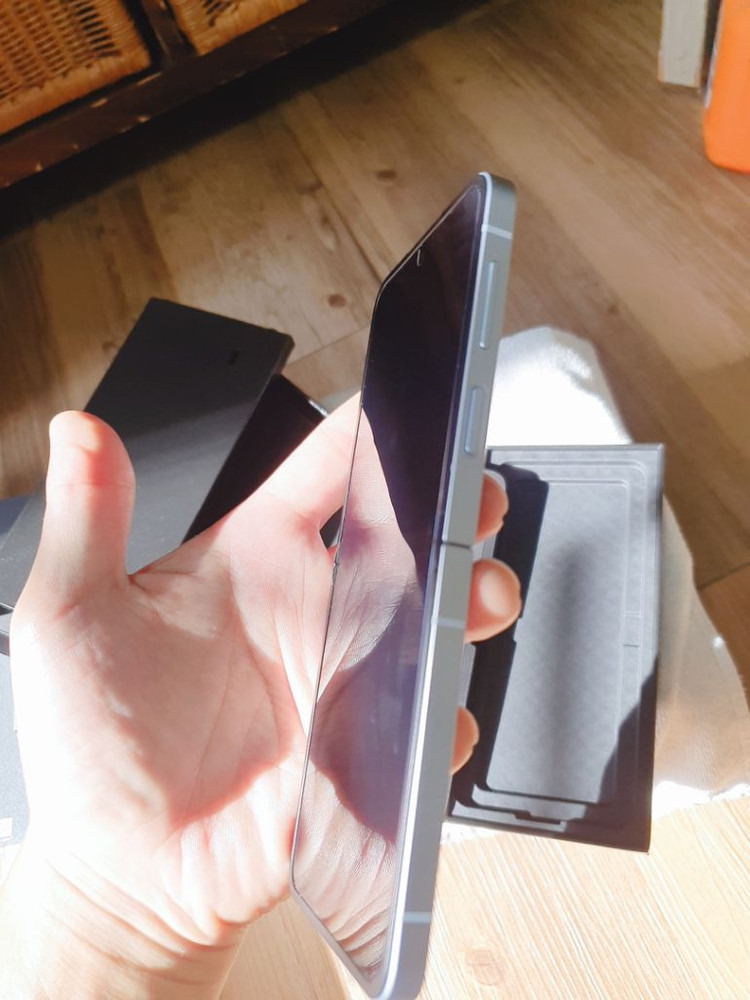 갤럭시 z플립6 이미지