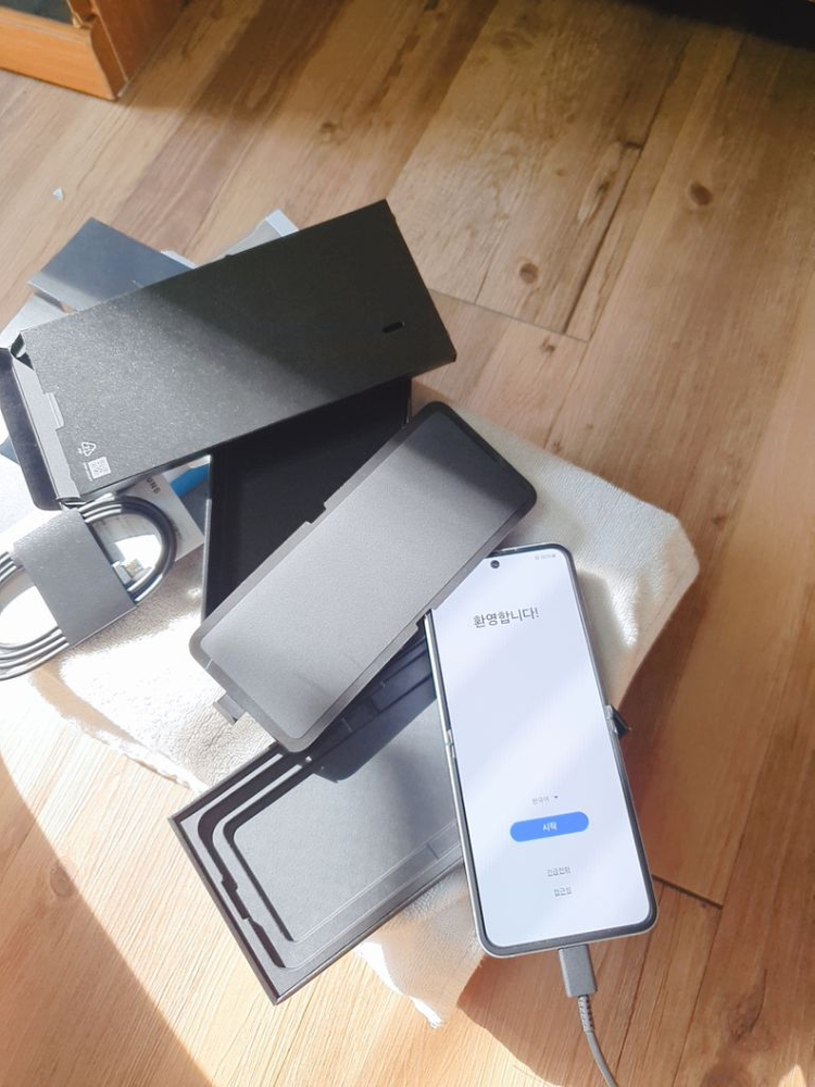 갤럭시 z플립6 이미지