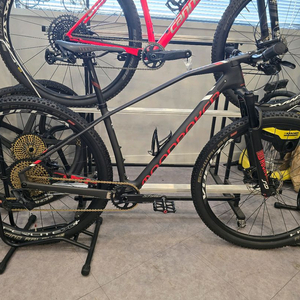 몬드래커 카본 MTB 포디엄 M사이즈
