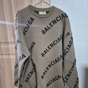 발렌시아가 로고 올오버 남성니트