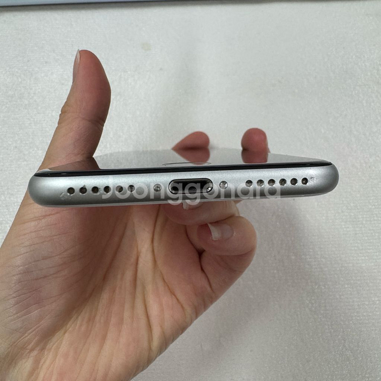 상태아주깨끗 아이폰SE2 64기가 공기계 중고폰 저가폰 최저가 서브폰 학생폰 퀵가능--4