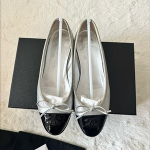 샤넬 발레리나 실버 37