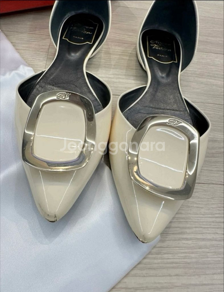 로저비비에 페이던트 플랫 37--1