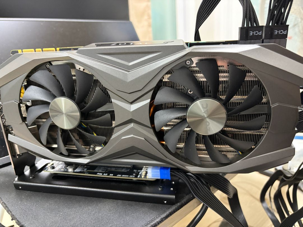 1080ti 그래픽카드 + egpu dock + RageX Enertic 800W 80PLUS브론즈 ATX3.1 이미지