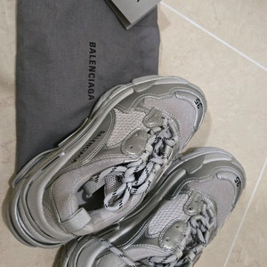 :) 발렌시아가 트리플S 실버 35사이즈 (S급)