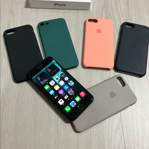 아이폰se3 128GB + 정품 케이스 3개포함