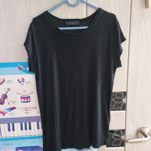 브랜드 * 블랙 라운드티셔츠