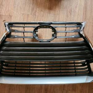 17년 렉서스 IS 200T 순정 프론트 그릴 중고 판매 이미지