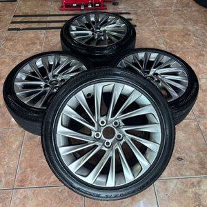 렉서스ES 300h 18인치 휠타이어 팝니다