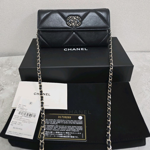 샤넬 19 플랩 장지갑