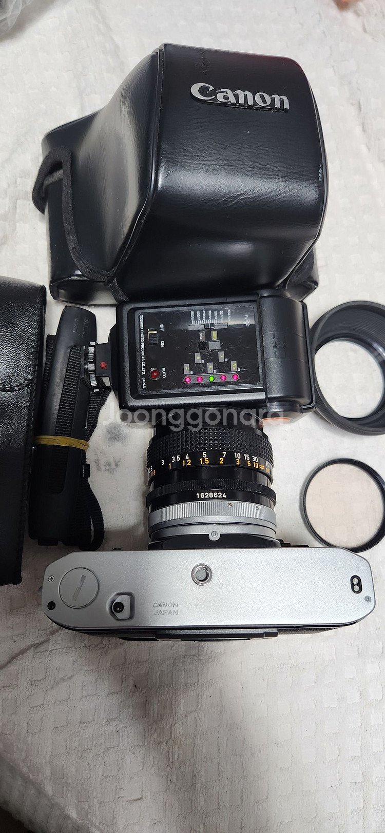 캐논AE-1(A급), 캐논렌즈 50/1:1.4 S.S.C, 후레쉬, 케이스.--4