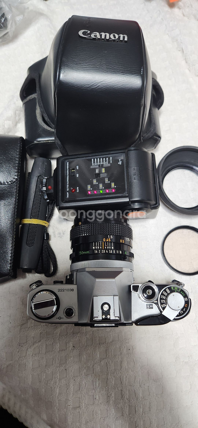 캐논AE-1(A급), 캐논렌즈 50/1:1.4 S.S.C, 후레쉬, 케이스.--2