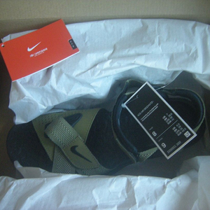 나이키ACG에어데스츄샌들260사이즈+나이키에나멜힙색 희귀레어/아디다스 노스페이스 러닝헬스캠핑등산 조던acg아이폰
