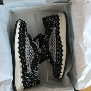 발렌티노 가라바니(garabani) 스니커즈