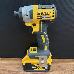 디월트 충전임팩 드라이버 DCF887 배터리포함