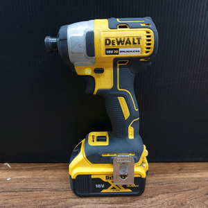 디월트 충전임팩 드라이버 DCF887 배터리포함