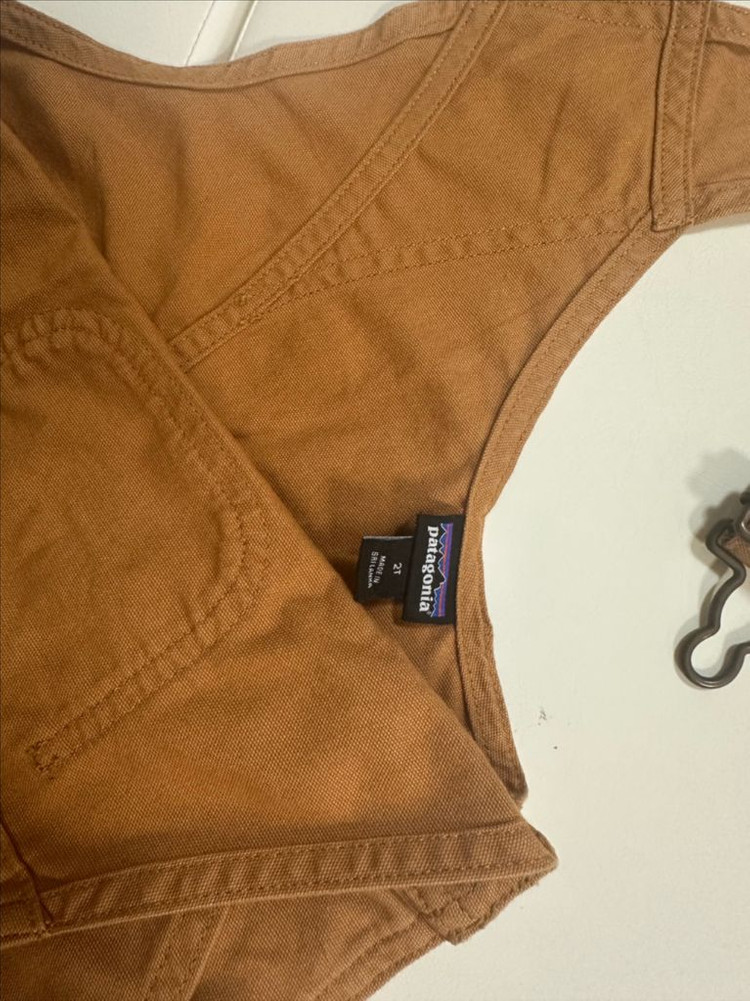 파타고니아 멜빵 바지 2T 이미지