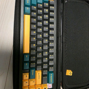 QK 65 키보드 팝니다. 이미지